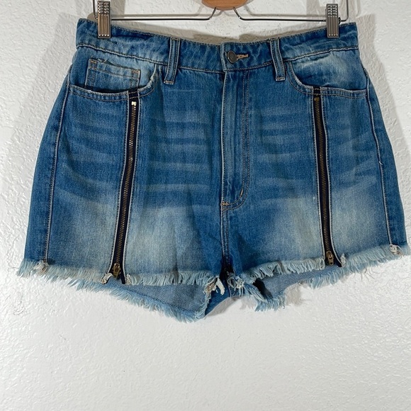 FASHION NOVA Frayed Raw Hem High Waisted Front Zipper Denim Jean Shorts 9 - Picture 1 of 6